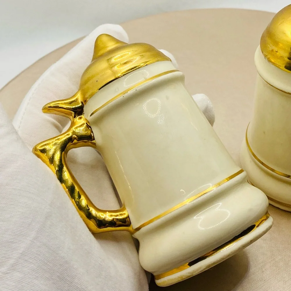 EUC Vintage Henry Ford Museum Car Salt & Pepper Shakers